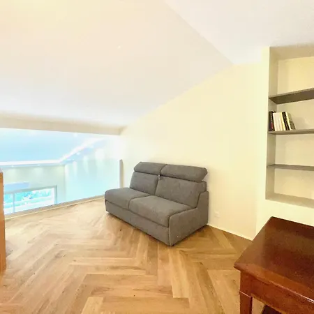 Apartment Astoria Luxury Apartment- 3 Bathrooms