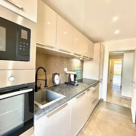 Astoria Luxury Apartment- 3 Bathrooms